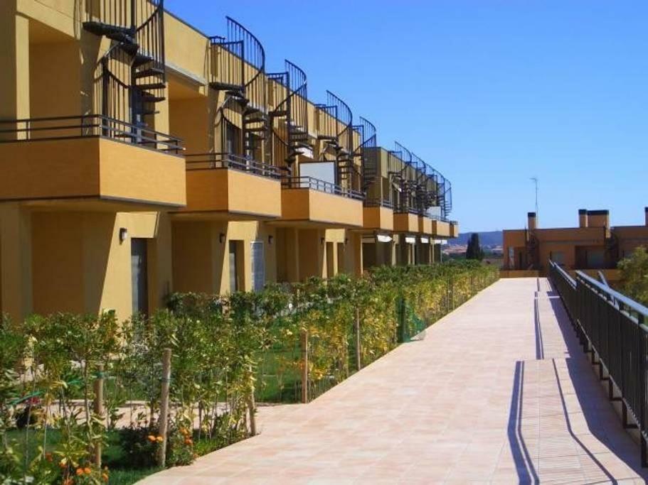 Masia Blanca - Coma-Ruga Exterior photo